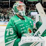 KLART: Rögle förlänger med Holm